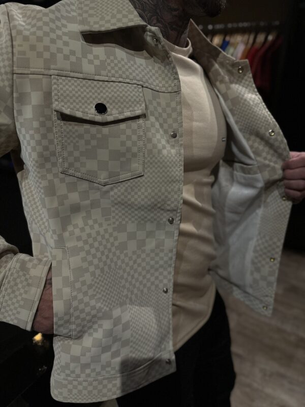 JAQUETA PREMIUM LV RUBBERIZED BEIGE - Imagem 7
