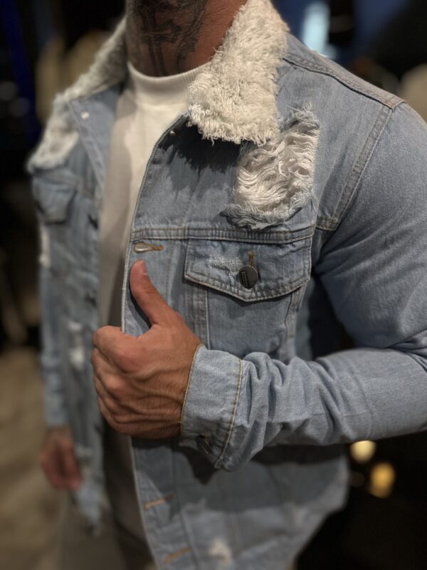 JAQUETA JEANS CLARA KWP PELO GOLA - Imagem 4