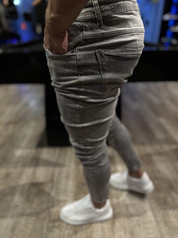 CALÇA ESQUILO JEANS JJ CINZA RISCA DESTONADA - Imagem 3