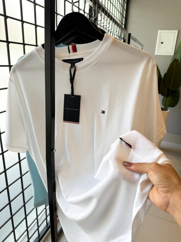 CAMISETA TOMMY H. BÁSICA BRANCA ( LINHA SUPER PREMIUM ) - Imagem 2